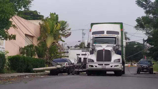 La CFE ya trabaja para restablecer el servicio