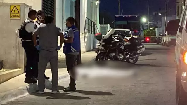 El cuerpo del hombre quedó tendido en la vía pública