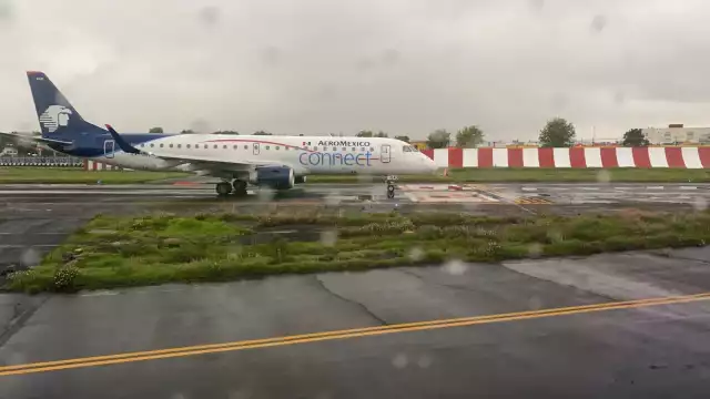 El vuelo 820 CDMX-Mérida se mantuvo por más de una hora en la pista de despegue
