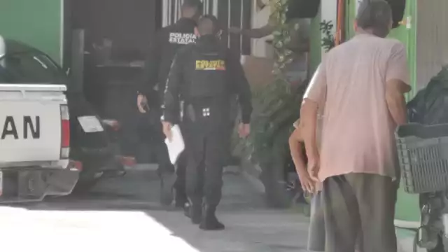 El presunto responsable decidió parar la bronca y mediante una ventana entregar el equipo celular