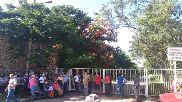 Ejidatarios se encuentran en el lugar por el desbloqueo de la entrada