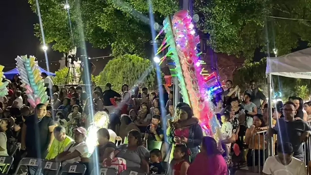 Coronan a soberanos de Carnaval Kanasín, Yucatán, 2024