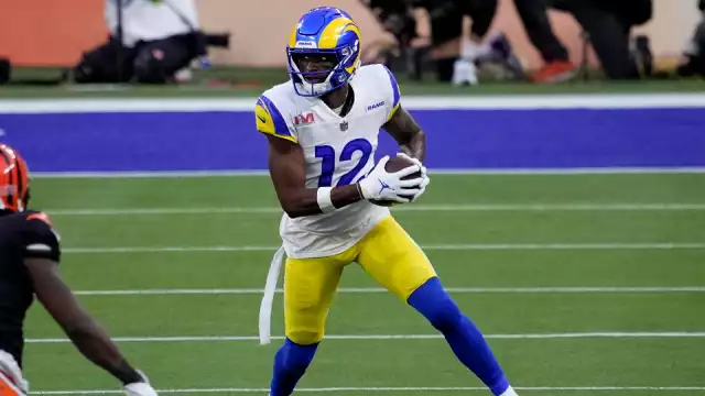 Van Jefferson apenas y pudo celebrar la victoria de su equipo pues su esposa estaba dando a luz.