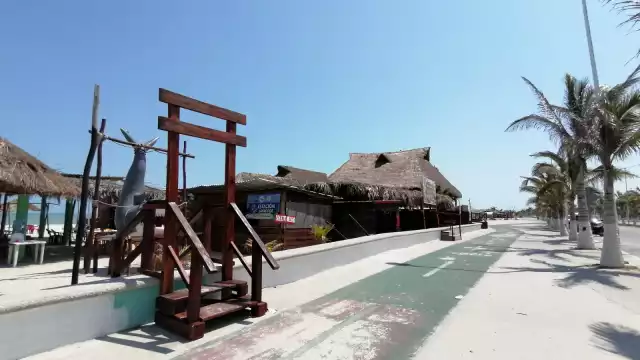 Playa Norte se queda sin cocteleros: baja en ventas y liberación de zona federal aceleran su salida