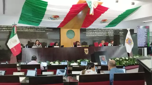 Los votos fueron 20 a favor y ocho en contra