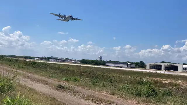 El cazahuracanes partió del aeropuerto de Chetumal a las 14:45 horas de este martes