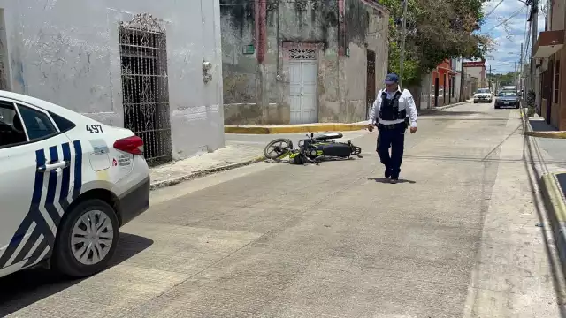 El conductor indicó que no hubo contacto con el motociclista para que derrapara