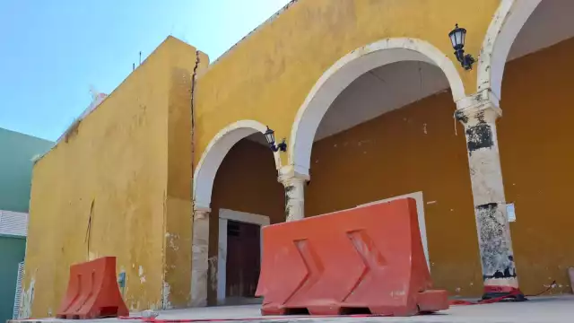 Reportan que las fisuras se hacen más grandes con el paso de los días y esperan respuesta del INAH