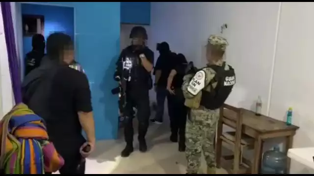 La camioneta blindada fue entregada a la Fiscalía General de la República, sede Cancún, para su aseguramiento