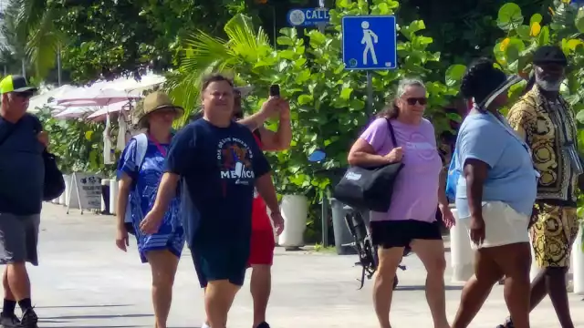 Progreso recibe a miles de turistas en Verano