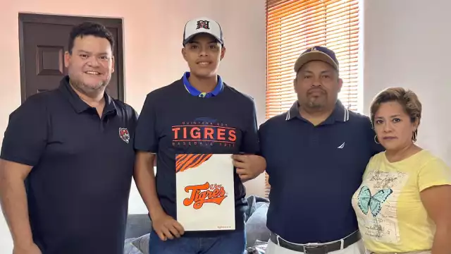 La firma quedó plasmada con sus padres como testigos