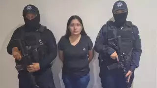 La mujer fue detenida en la carretera federal 307 durante un operativo de las autoridades