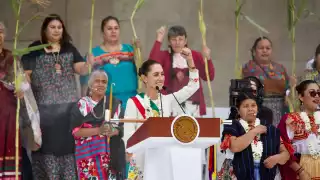 Claudia Sheinbaum promete la ampliación de la carretera a Isla Blanca