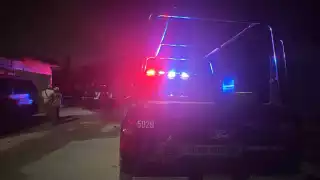 Testigos afirmaron ver a sujetos desconocidos bajando de un automóvil el cuerpo.