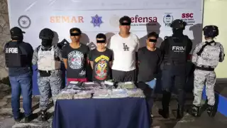Detienen a cuatro hombres por presuntos delitos contra la salud en la SM 66 de Cancún