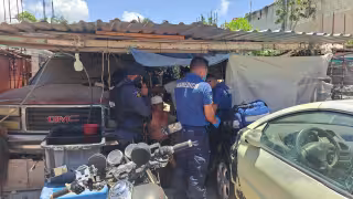 Paramédicos y elementos policiacos atendieron el llamado de emergencia.
