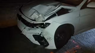 Motociclista de Chemuyil queda grave tras ser arrollado en la carretera 307