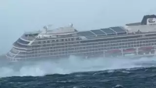 Pasajeros de un crucero resultan heridos tras impacto de tormenta en alta mar