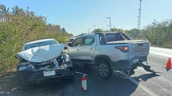Accidente sin lesionados graves en el tramo Campeche – Carmen Accidente sin lesionados graves en el tramo Campeche – Carmen