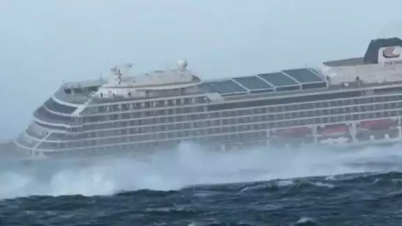 Pasajeros de un crucero resultan heridos tras impacto de tormenta en alta mar
