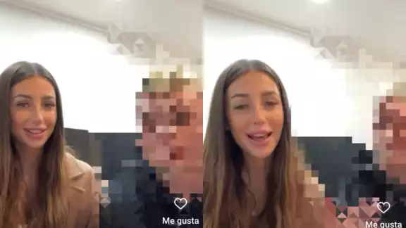 Michelle Comi  y uno de sus seguidores