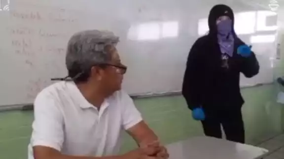 Profesor del IPN es golpeado por grupo de mujeres encapuchadas Profesor del IPN es golpeado por grupo de mujeres encapuchadas
