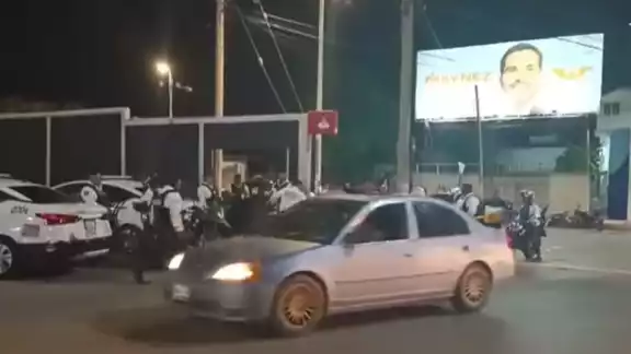 Policía de Campeche realiza patrullajes durante su manifestación Policía de Campeche realiza patrullajes durante su manifestación