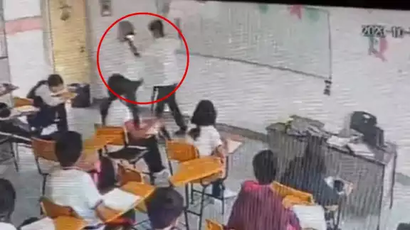 Alumno de secundaria ataca a su profesora en Coahuila