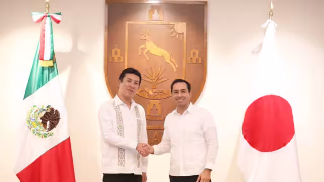 El Gobernador Mauricio Vila Dosal y Noriteru Fukushima, Embajador de Japón en México