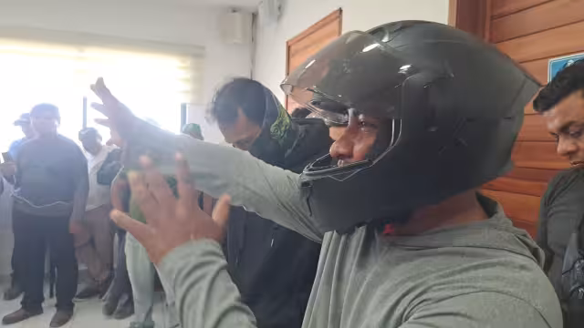 Motorepartidores se manifiestan contra presuntos abusos de policías de Tulum