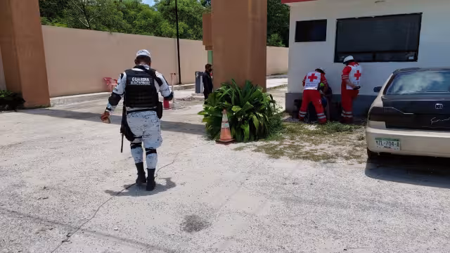 El pasajero pidió auxilio en una estación de la policía