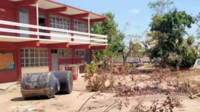 Escuelas de Guerrero continúan sin clases tras paso de Huracán Otis