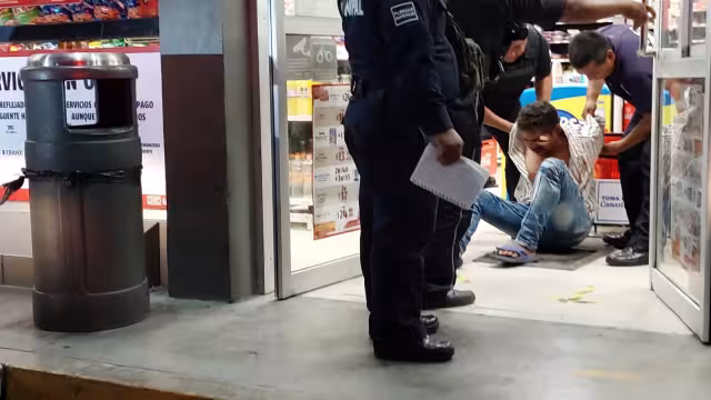 El hombre fue golpeado por un vigilante que se percató del robo