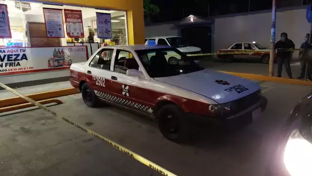 El conductor del taxi pensó que el hombre se había quedado dormido