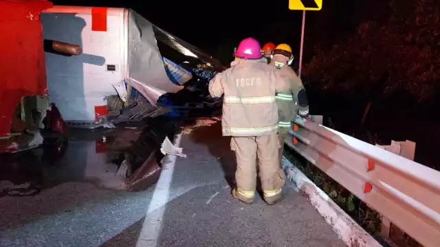 El accidente se registró previo a la caseta ubicada entre Ciudad del Carmen y la Península de Atasta