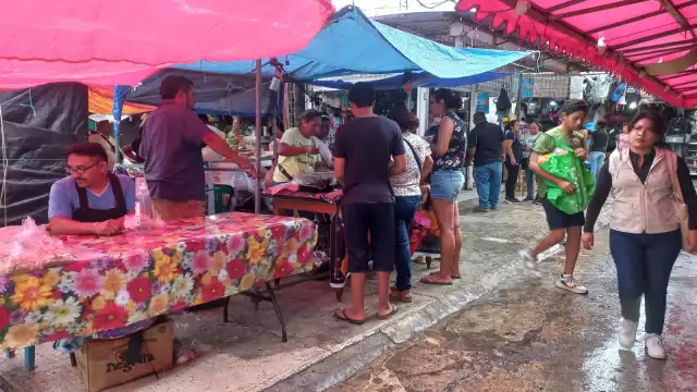 Se registra afluencia regular en las compras de Día de Muertos