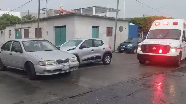 Aparatoso accidente deja daños materiales y personas heridas en Ciudad del Carmen