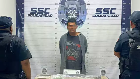 La madre del detenido señaló a su hijo, afirmando que momentos antes había sido amenazada por él La madre del detenido señaló a su hijo, afirmando que momentos antes había sido amenazada por él