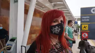 La gobernadora reconoció que usa cubrebocas como una simulación