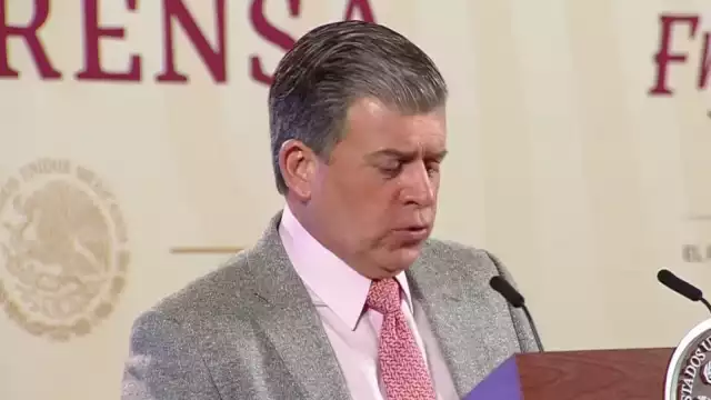 Ricardo Sheffield Padilla durante el reporte Quién es Quién