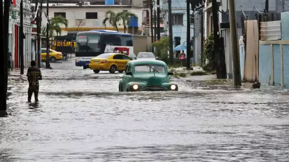 Varias ciudades de Cuba permanecen bajo el agua Varias ciudades de Cuba permanecen bajo el agua