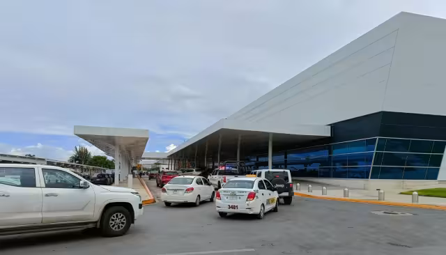 Hay distintas formas para retirarse del aeropuerto de Mérida