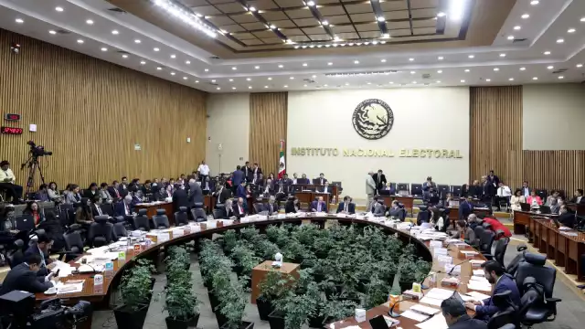 El INE inició el cómputo de los votos a partir de las 20:00 horas. Foto: INE