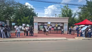 Estudiantes toman la Normal de Ticul y exigen destitución del Director por pérdida de sus becas Bienestar