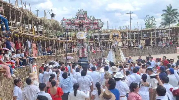 Fervor y Tradición: Las Imágenes Sagradas Llegan por Primera Vez al Ruedo