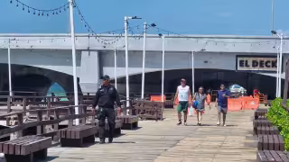 Muere hombre de 79 años tras ser rescatado del mar frente al Muelle de Chocolate en Progreso