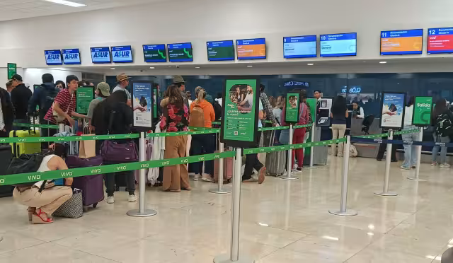 Cancelan vuelo de United a Houston por avería en Boeing 737 en Mérida