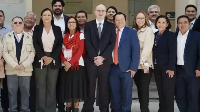 La asamblea fue para evaluar y dar seguimiento a los programas sociales que benefician a mexicanos.