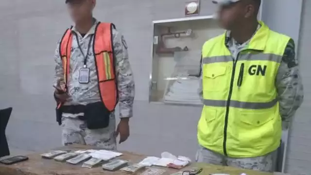 El estadounidense dijo que llevaba solo 25 mil dólares; pero al corroborar la información se dieron cuenta de que era más