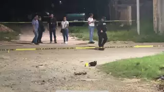 Vecinos de la calle Chaca, en la colonia irregular In House reportaron detonaciones por arma de fuego.